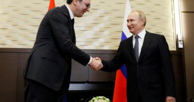 Harrojeni anëtarësimin në BE”/ Vuçiqi shpërfill Brukselin, njofton se do të marrë pjesë në paradën e 9 majit në Rusi: Do përfaqësoj me krenari Serbinë!