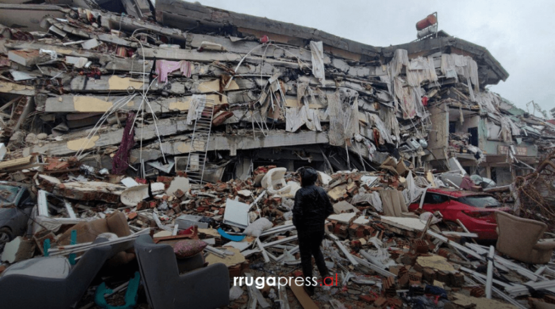 Tërmeti në Turqi dhe Siri, të paktën 2300 persona janë konfirmuar të vdèkùr