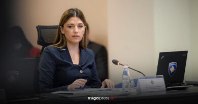 ​Ministrja Haxhiu kërkon mekanizëm për mbikëqyrjen e Gjykatës Speciale