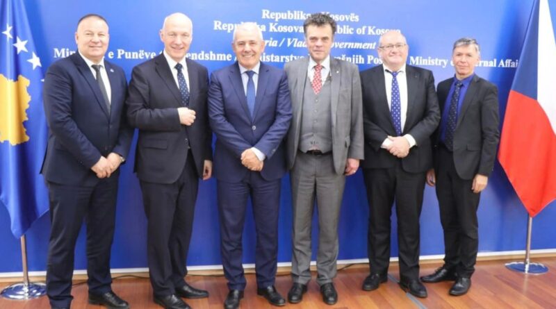 Sveçla takon delegacionin çek: Serbia vazhdon të ketë aspirata territoriale ndaj vendit tonë