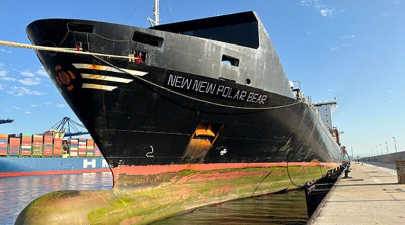 Një anije kineze mbetet në qendër të hetimit për gazsjellësin e detit Baltik të dëmtuar vitin e kaluar