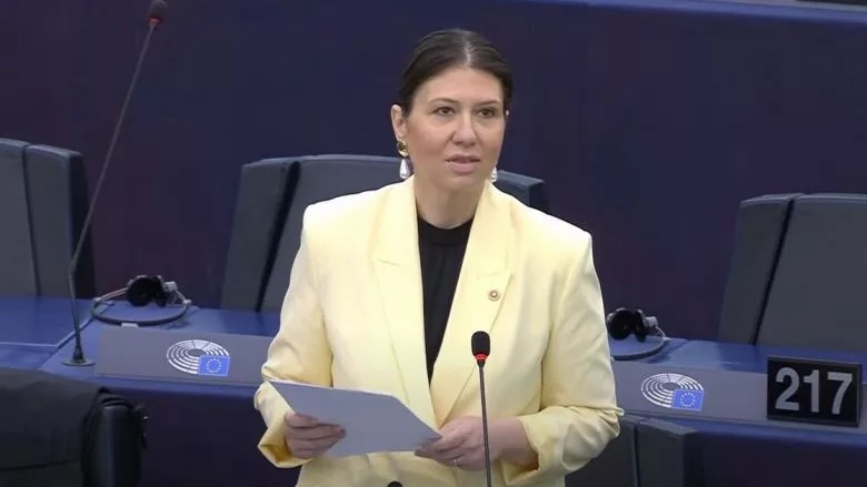 Deputetja turke, në Asamblenë Parlamentare të KE-së: Jam me prejardhje nga Kosova, e mbështes me zemër anëtarësmin