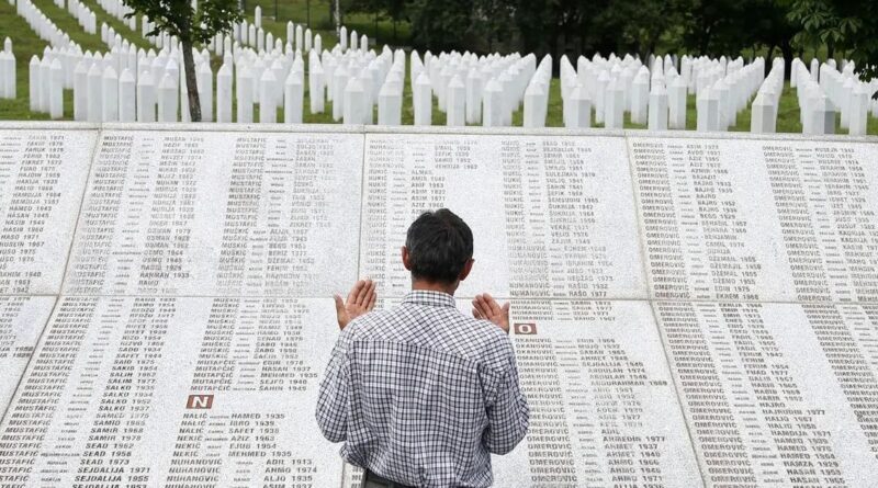 “Shuplakë Vuçiqit”: Rezoluta e OKB-së për Srebrenicën shkakton furi