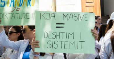 Për shkak të mungesës së mjekëve në Shqipëri Rama i detyron studentët e mjekësisë me tre vite punë të detyruar, studentët e mjekësisë kundër ligjit të ri