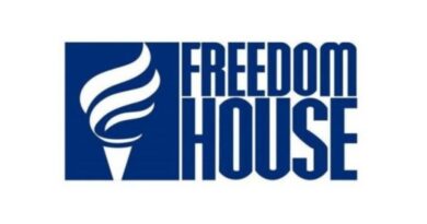 ‘Freedom House’: Mosmarrëveshja e zgjatur me Kosovë, Serbia ka pësuar rënien më të madhe në procesin e demokratizimit