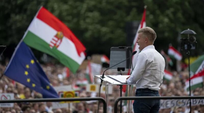 Sfiduesi i Orbanit në Hungari mobilizon mijëra vetë në demonstrata
