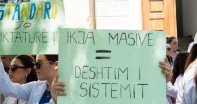 Arsimi në tkurrje të shpejtë në Shqipëri, bie numri i nxënësve dhe studentëve në 3.7% në vitin akademik 2023-2024