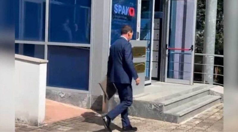 Sekretari i Përgjithshëm i Kryeministrisë, Engjëll Agaçi paraqitet në SPAK