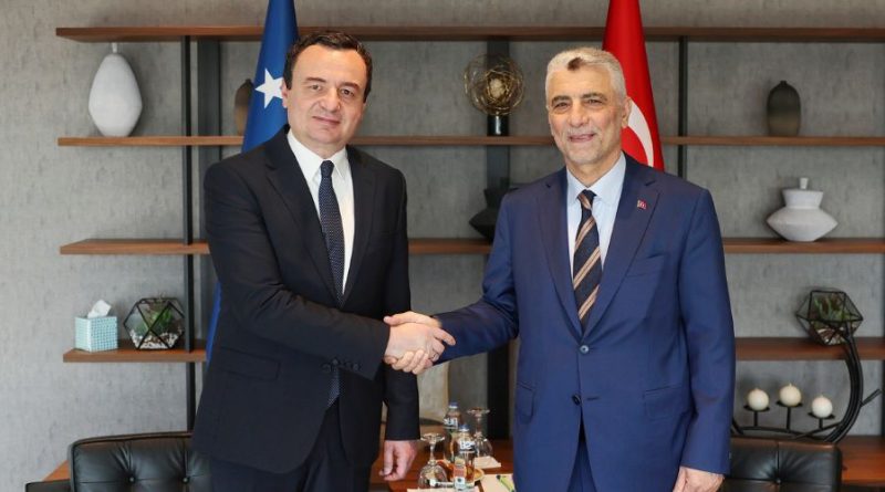 Kurti takohet me ministrin e Tregtisë së Turqisë, flasin për marrëdhëniet e përbashkëta ekonomike