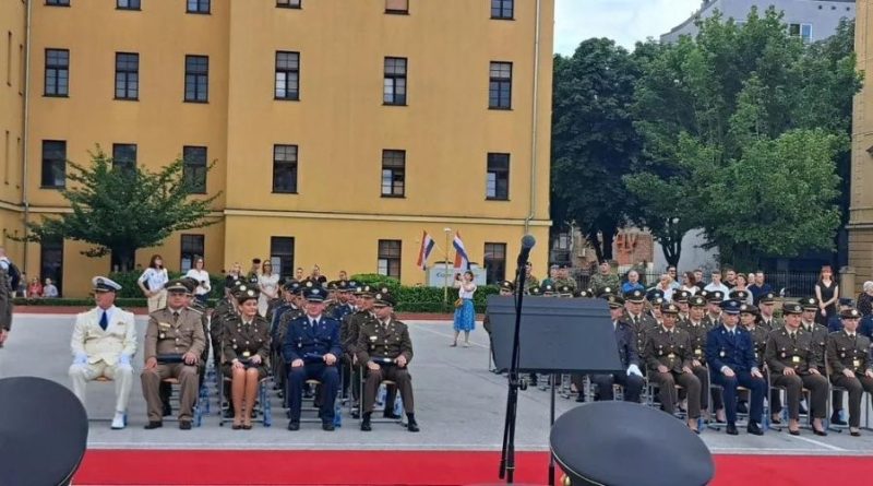 Oficerë të FSK-së, diplomojnë në Akademinë Ushtarake kroate
