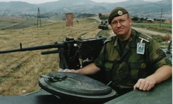 Kujton momentin e hyrjes në Kosovë 25 vite më parë, ushtari i KFOR-it: Kjo ndryshoi jetën time