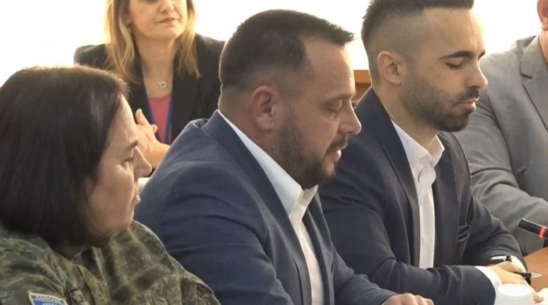 Maqedonci thotë se FSK po vazhdon furnizimet me armatim