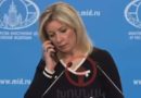 Zëdhënëses së ministrisë së Jashtme ruse i cingëron telefoni në konferencë, dikush e urdhëron të mos flasë për sulmin me raketë ndërkontinentale në Ukrainë