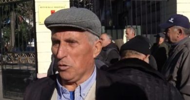 Protesta e ish-minatorëve në Shqipëri, kërkojnë Statusin dhe pensionet dinjitoze