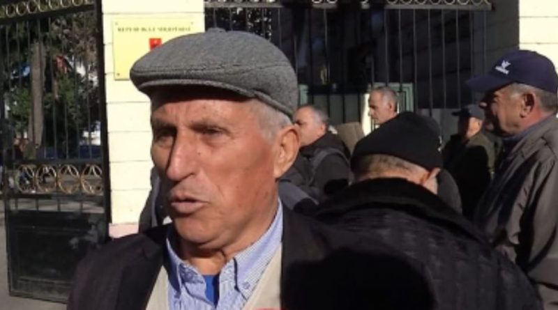 Protesta e ish-minatorëve në Shqipëri, kërkojnë Statusin dhe pensionet dinjitoze