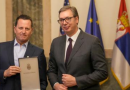 Grenell, Vuçiq e opozitë e Kosovës, po e përmbyllin këtë fushatë me një sllogan: “Mos e besoni Albinin, por Grenellin, Vuçiqin e Opozitën”