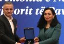 Presidentja Osmani dekoron Shaban Jasharin me titullin “Hero i Kosovës”