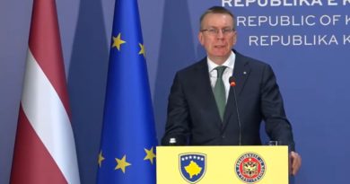 Presidenti i Letonisë mbështet heqjen e masave të BE-së ndaj Kosovës