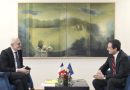 Kryeministri Kurti takohet me ambasadorin francez Guerot, flasin për bashkëpunim bilateral