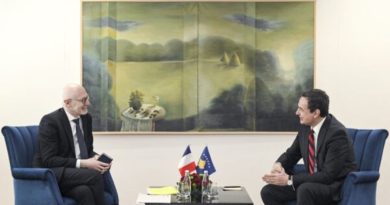 Kryeministri Kurti takohet me ambasadorin francez Guerot, flasin për bashkëpunim bilateral