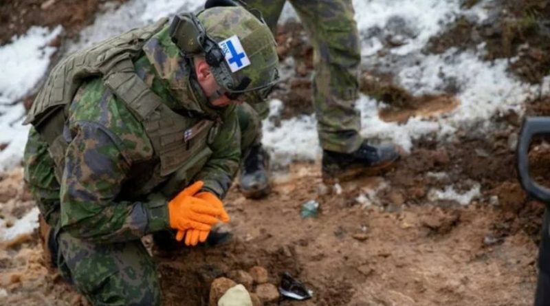 Ushtarët finlandezë kryejnë trajnim në Kampin Bondsteel