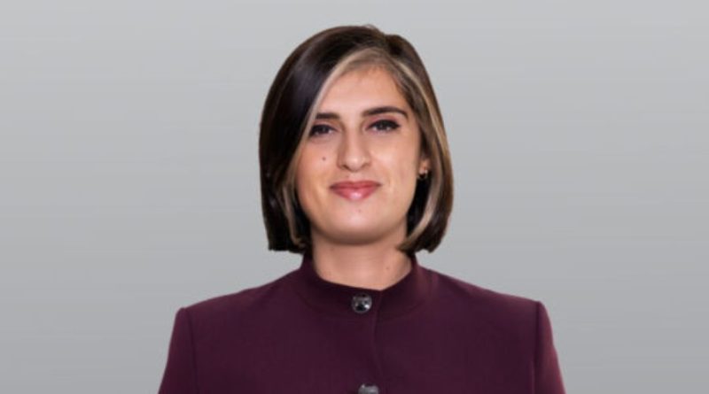 Saranda Bogujevci reagon ndaj AAK-së: Dje më quanit amatore, sot më doni kryetare kuvendi