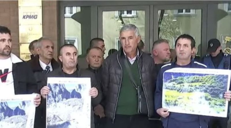 Banorët e Lurës protestë kundër HEC-it: Krim mjedisor, na rrezikohet jeta