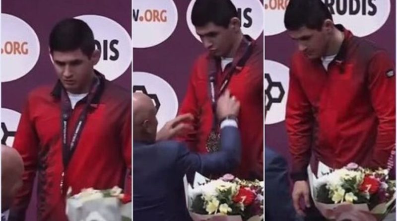 Video/ Skandal në Europianin e Mundjes: Zyrtari rus fyen e shtyn kampionin shqiptar