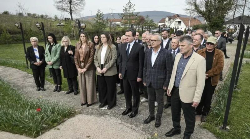 Kurti bëri homazhe në Poklek dhe Çikatovë të Vjetër
