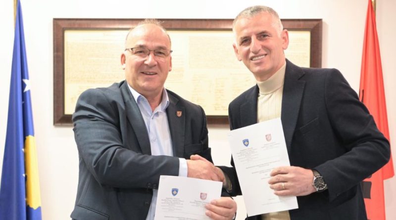 Bulliqi dhe Durmishi nënshkruajnë memorandum bashkëpunimi për financimin e 5 projekteve të mëdha infrastrukturore në Podujevë