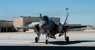 “Frankenjet”, aeroplani i ri luftarak i ushtrisë amerikane i prodhuar nga dy fluturake të shkatërruara i bashkohet flotës së forcave ajrore