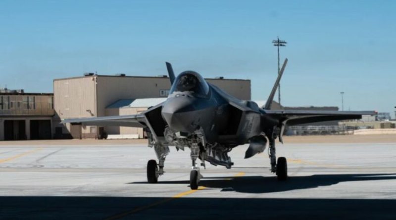 “Frankenjet”, aeroplani i ri luftarak i ushtrisë amerikane i prodhuar nga dy fluturake të shkatërruara i bashkohet flotës së forcave ajrore
