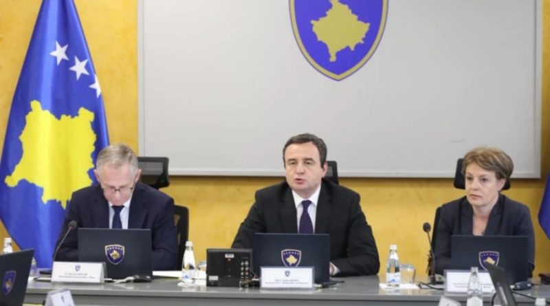 Kurti: Kosova po ecën përpara pavarësisht zhurmës opozitare dhe oligarkëve