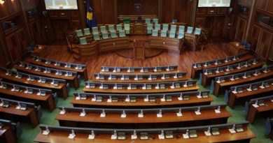 Dështoi sërish seanca konstituive pasi opozita rrefuzoi votimin e raportit për verifikimin e mandateve të deputetëve gjatë mbledhjes konsultuese