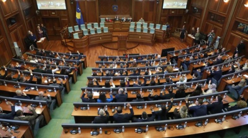 Miratohet raporti i verifikimit të mandateve dhe betohen deputetët