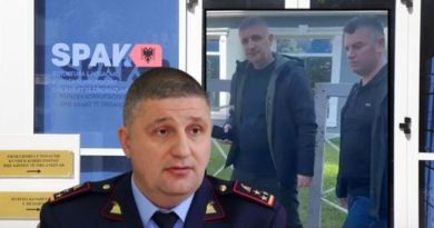 Arrestimi i shefit të Policisë Rrugore të Tiranës/ SPAK: Një biznesmen i dha 2 mijë euro për mos t’i prangosur gruan