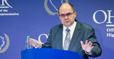 Përfaqësuesi i Lartë në Bosnje dhe Hercegovinë pezulloi fondet buxhetore të partive politike të Republikës Serbe