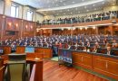 Nesër vazhdimi i seancës, Dehari: S’ka konsultime me partitë, Haxhiu mbetet kandidate e VV për kryetare të Kuvendit