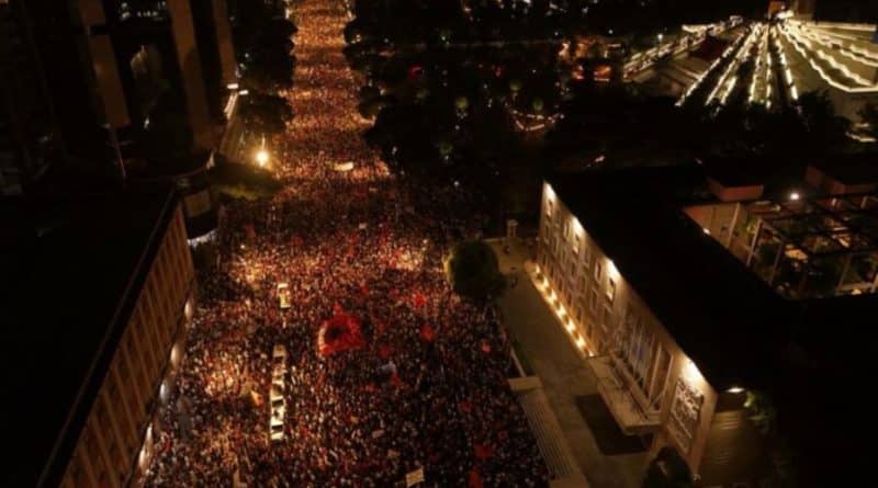 “Rama jepe dorëheqjen”/ Rreth një muaj sheshi plot, sot mbahet protesta e 25-të