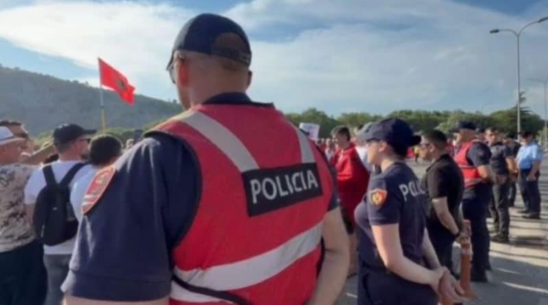 Ramën e presin me protesta në Shkodër