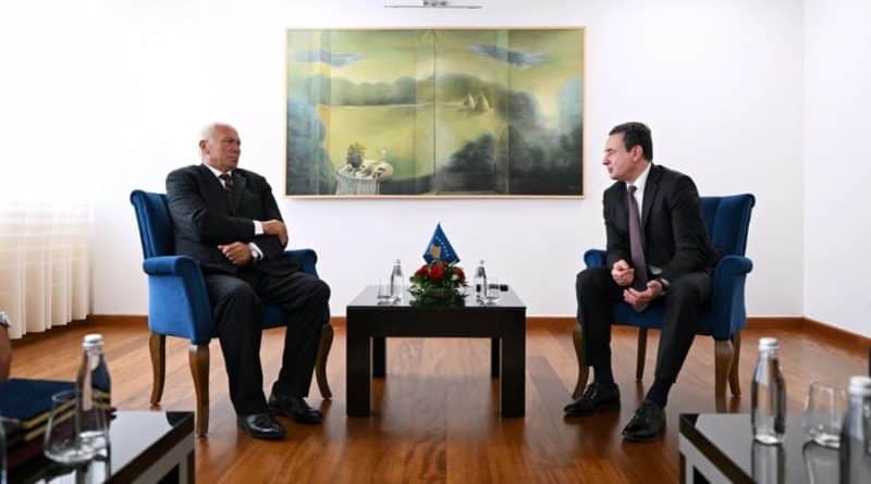 Kurti vlerëson kontributin e Adem Shehit në luftën e UÇK-së