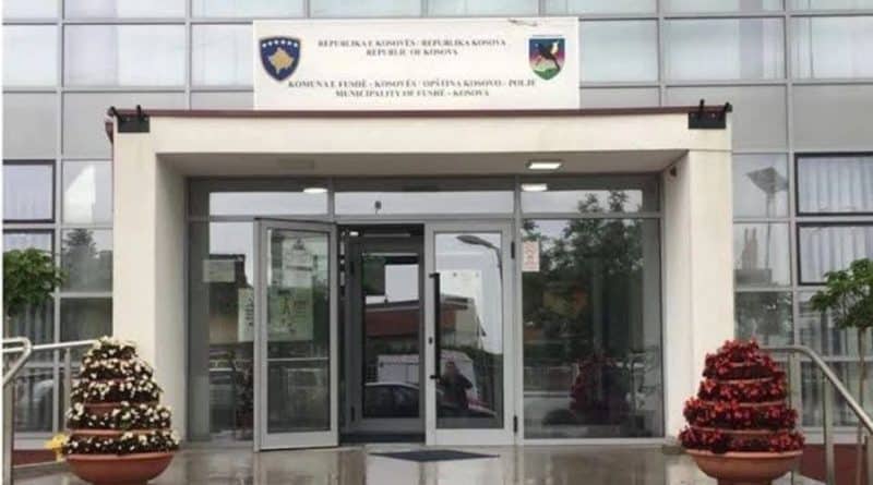 Arrestimi i disa zyrtarëve, Komuna e Fushë Kosovës: Nuk do të tolerojmë keqpërdorimin e pronës publike