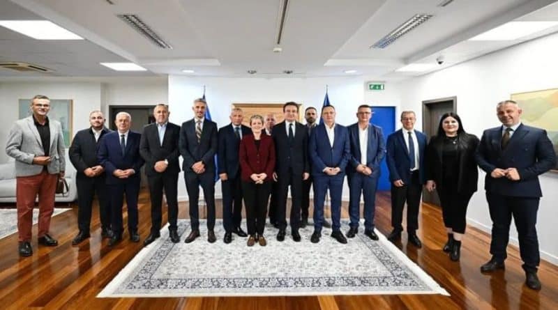 Kurti: Arritje e jashtëzakonshme, bashkimi politik shqiptarë po shndërrohet në përfaqësim më të fuqishëm parlamentar